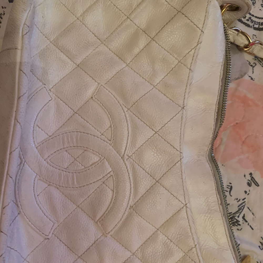 Chanel handbag - Picture 4 of 8